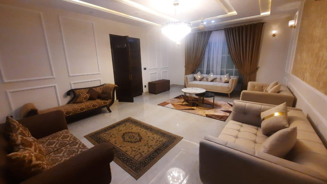 eed71f4d-1e95-4ab7-adbc-68ec3d4b5a1f eed71f4d-1e95-4ab7-adbc-68ec3d4b5a1f